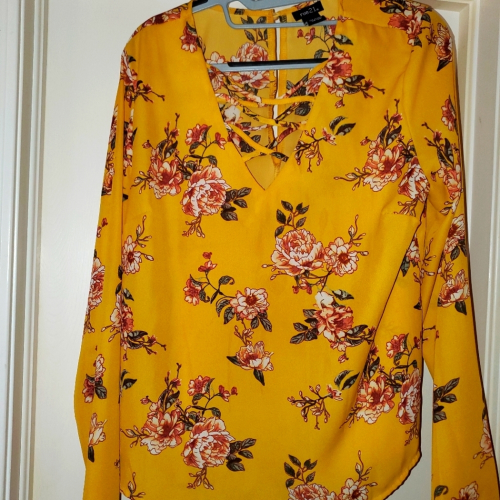 Rue 21 Bundle of 3 items! Mediums